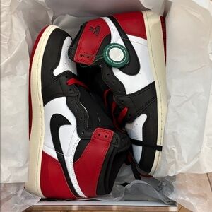 Nike Air Jordan 1 Retro High OG  white/black-varisty red new in box